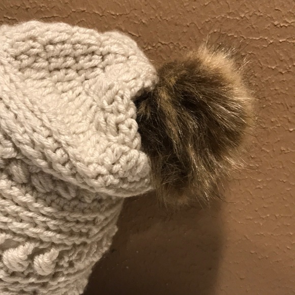 Hand Crocheted Slouchy Hat/Fur Pom Pom - Picture 2 of 8
